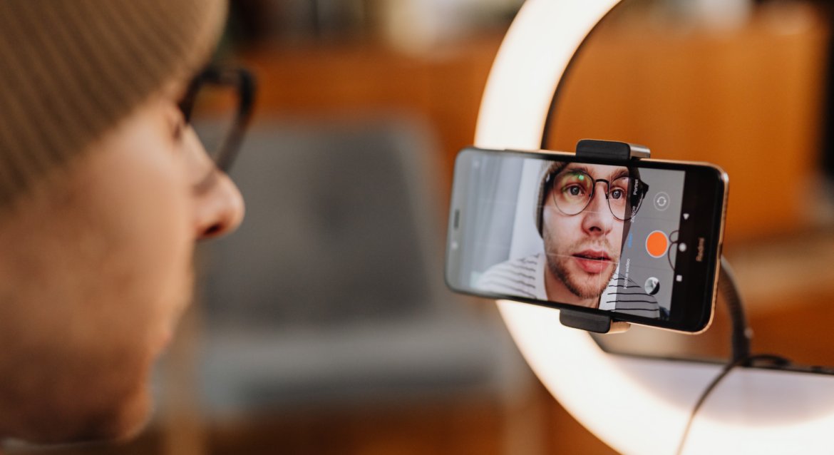 Neuroni specchio esempi